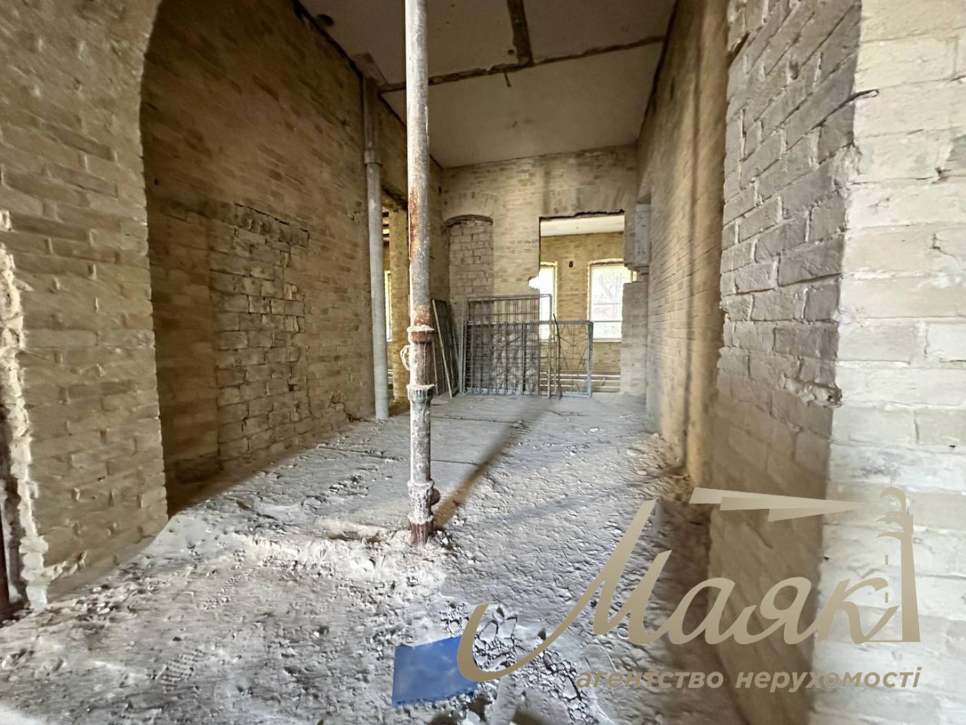 Sale of building for reconstruction, Kruglouniversitetskaya st., Lipki