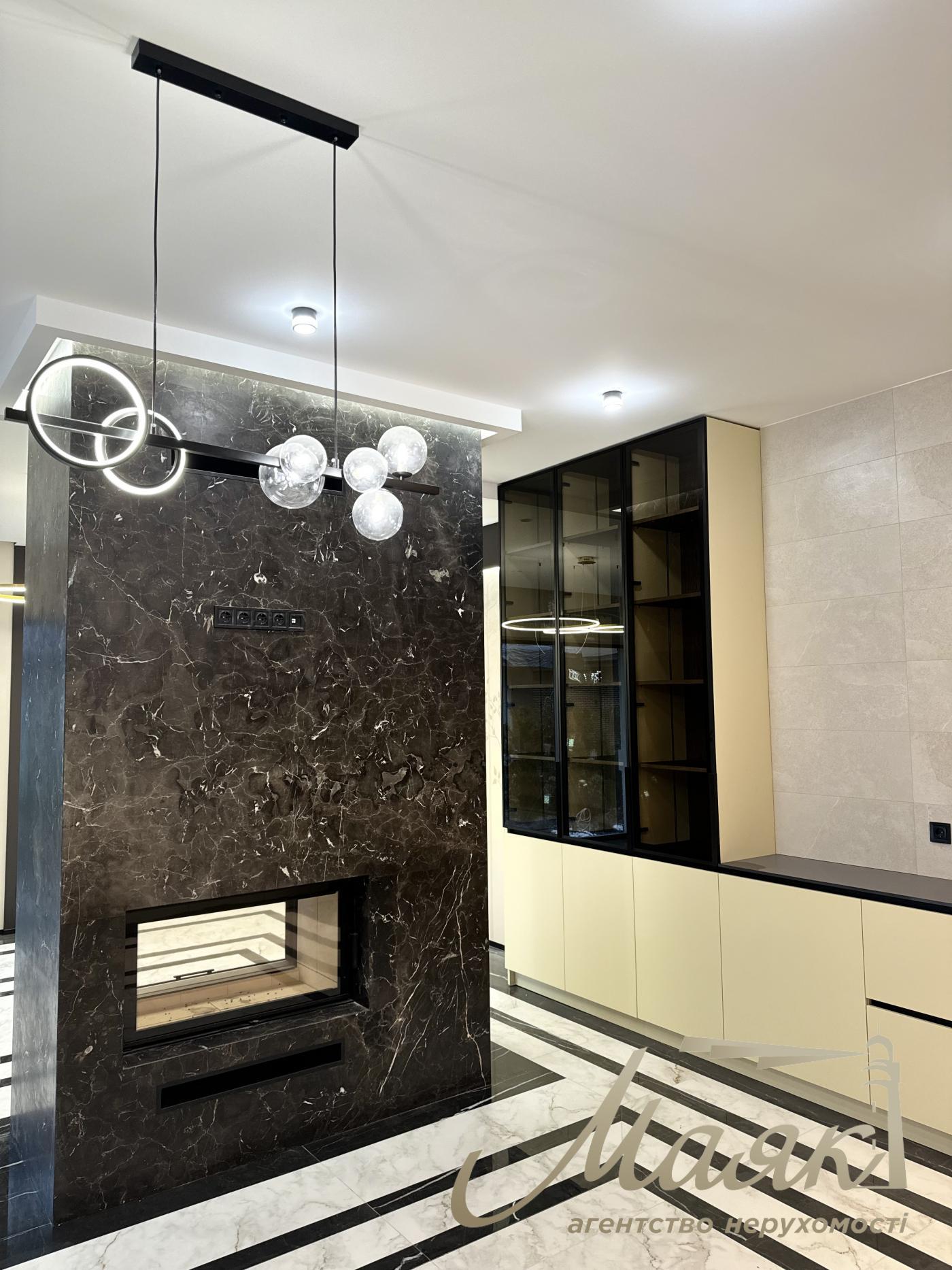 Продажа дома 286 м2  в с.Ходосовка КГ ВИТАГРАД