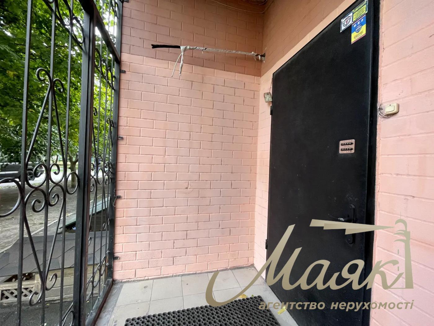 Аренда фасадного помещения 80 м.кв, Святошинский р-н