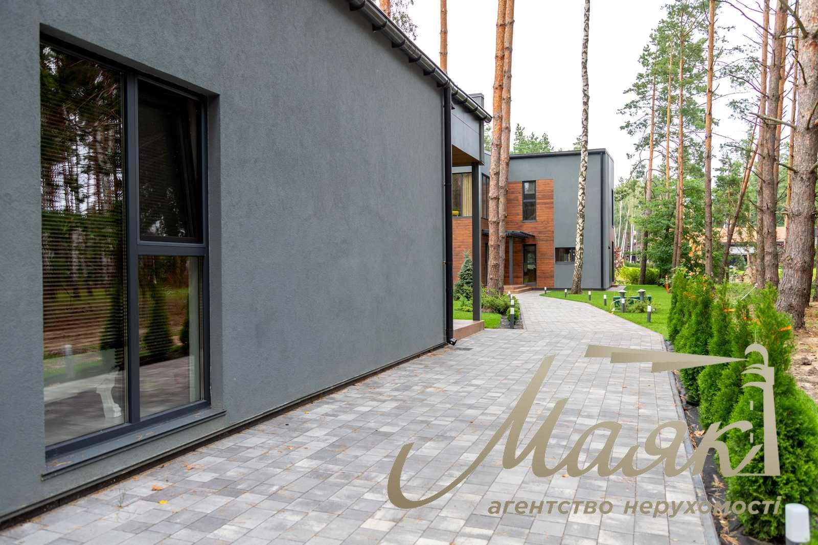 Продаж будинку площею 330 м² у житловому комплексі Riviera Village, с. Лебедівка, Вишгородський район, Київська область.