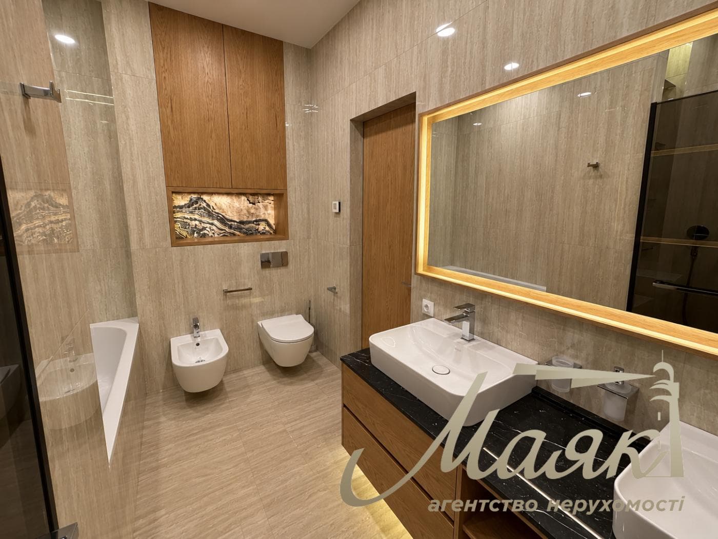 Продаж автономної 4-кімнатної квартири у ЖК «Французький квартал», вул. Саперне поле, Печерськ