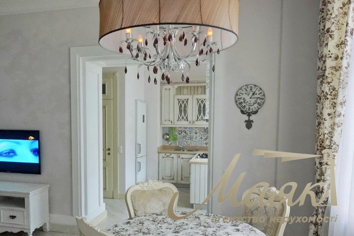 Rent 3-room apartment on Khreshchatyk 23, Center