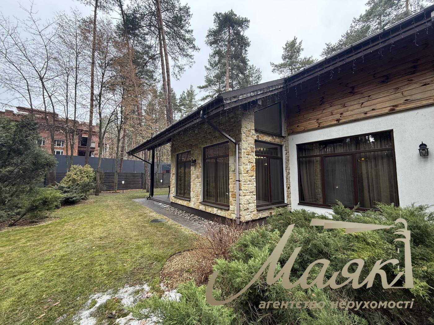 Оренда будинку К.Заспа, Козин, Плюти, оренда будинку в містечку, басейн, ліс, охорона