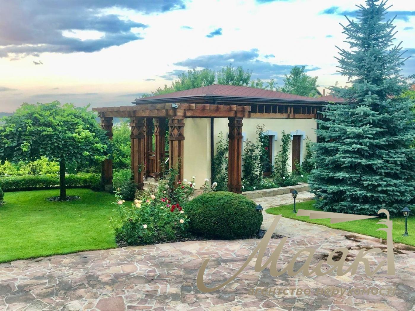 Продаж будинку 500 кв.м у Лісовому