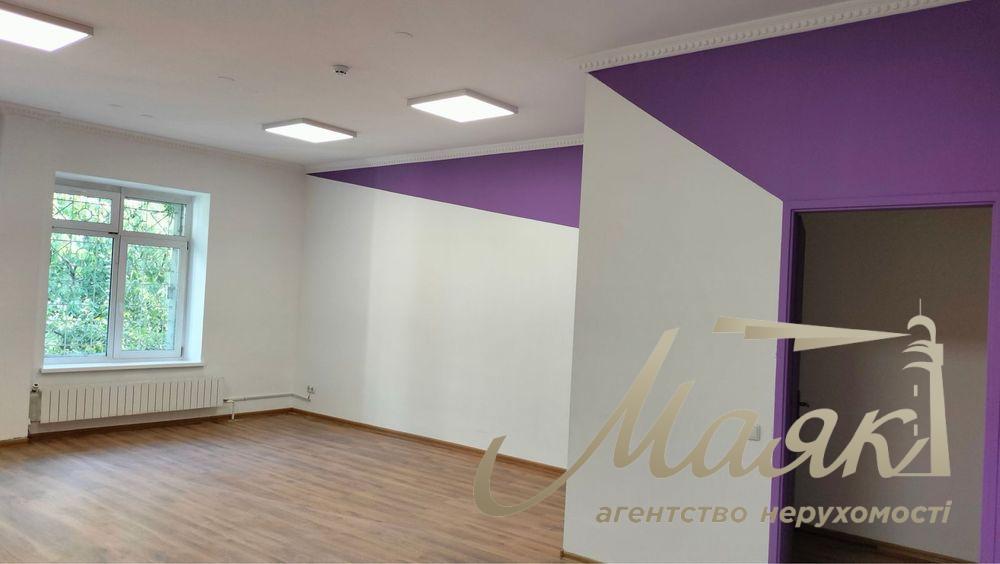 Оренда комерційного приміщення 700 м2, Ахматової, 16