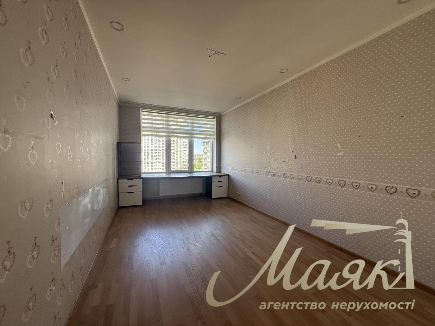 For sale 4-room apartment in LCD "Novopecherskie Lipki" Address: 16, A. Verkhoglyada St. (Dragomirov), Pechersk district.