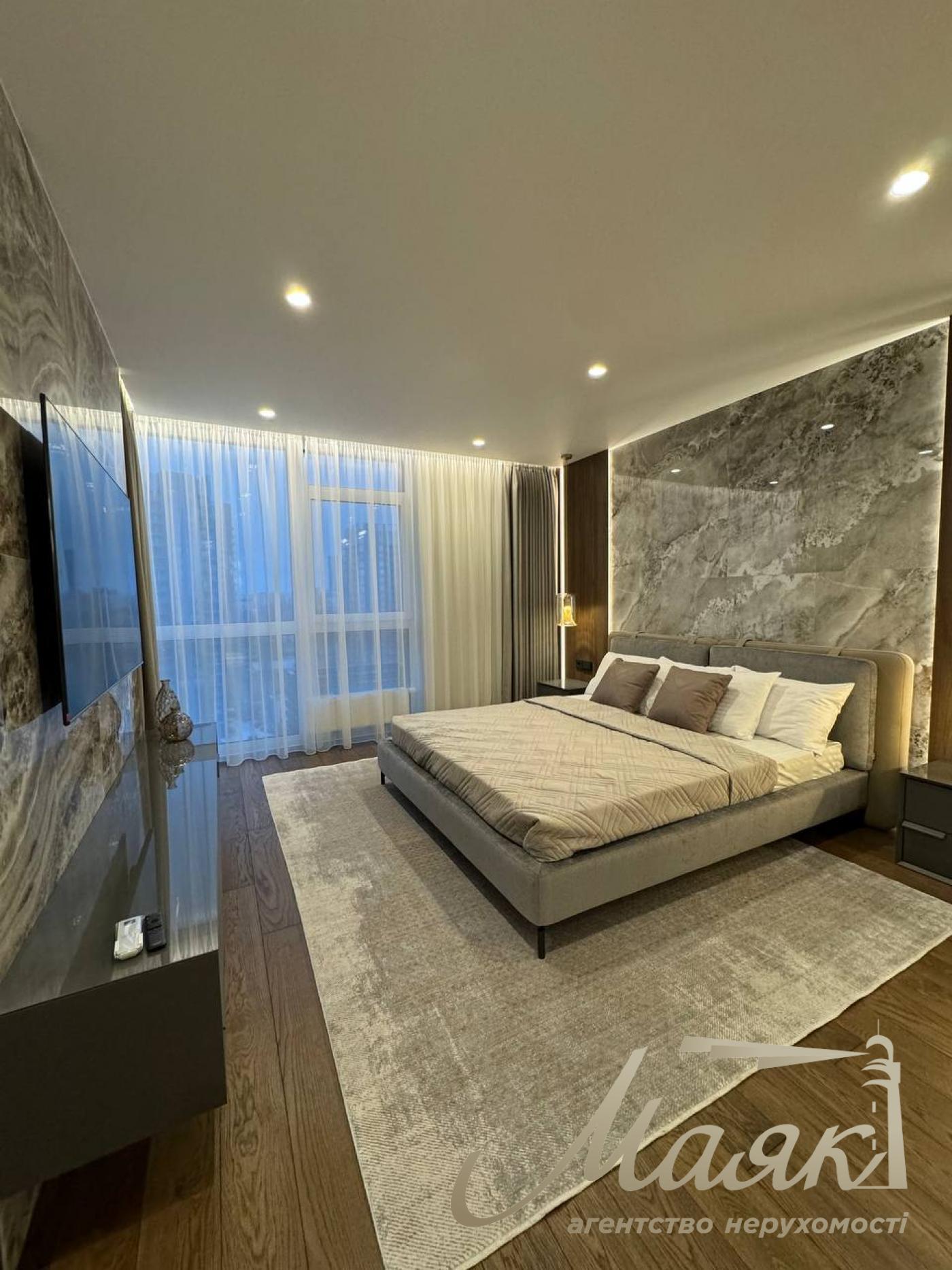 Продажа 3к квартиры  ЖК Французский Квартал-2 125м2