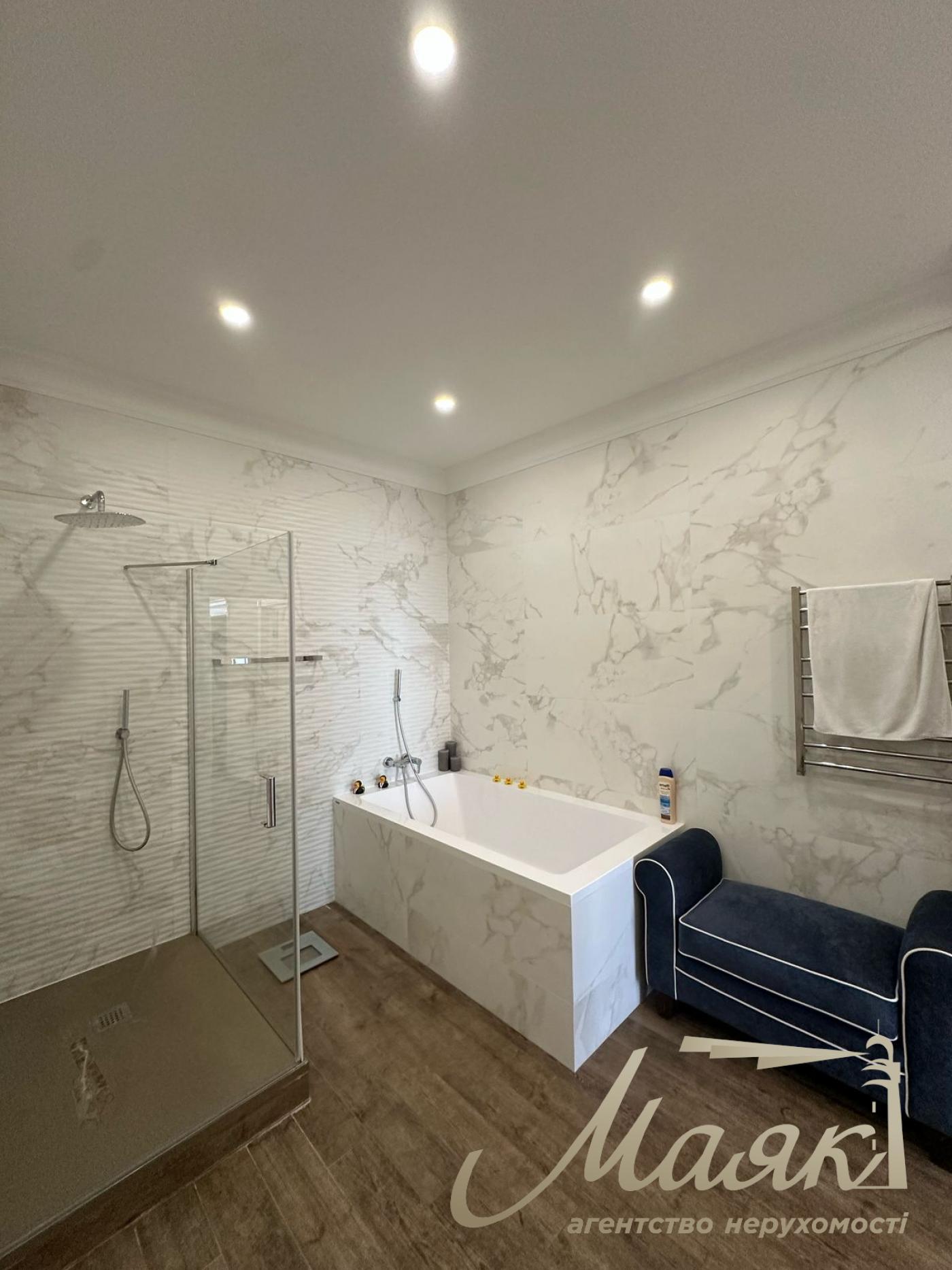 Sale of apartment 156m2 in residential complex Novopecherskie Lipki, Andreya Verkhoglyada st., Pechersk, Kyiv