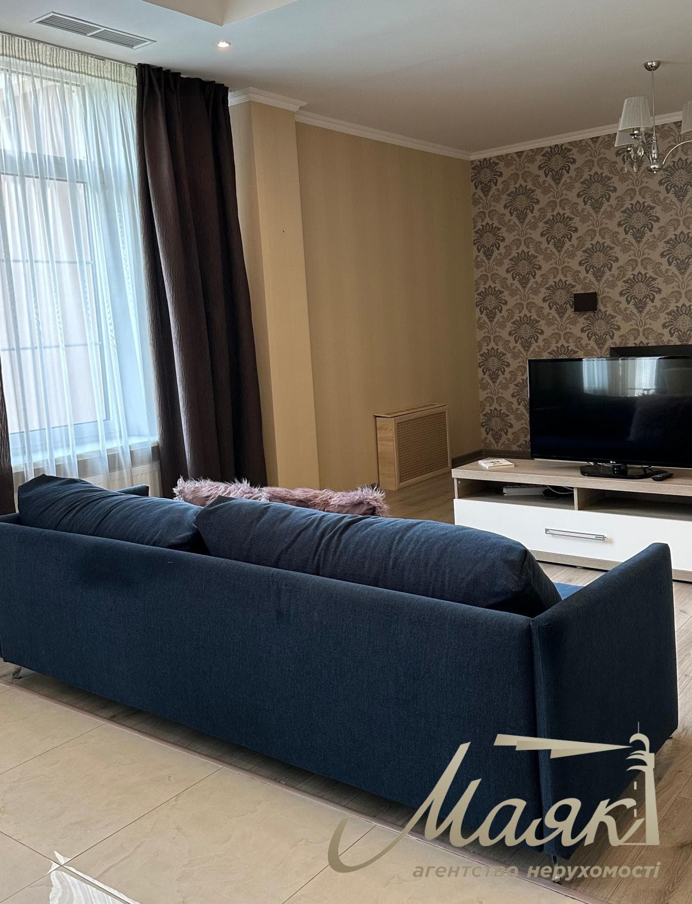 Apartment Rentals at the Botanic House Residential Complex