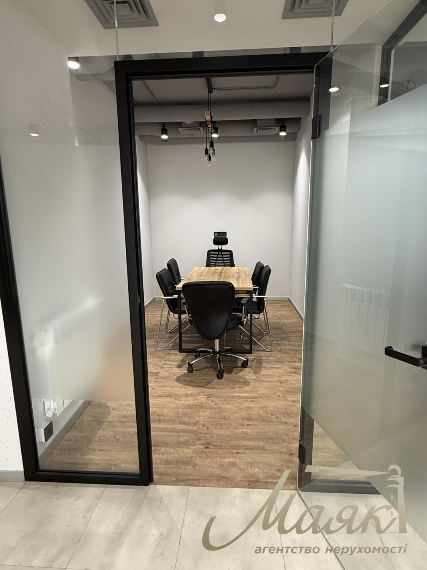Rent a private office in the Delmar residential complex at 4-B Verkholyada Street, Pechersky District.