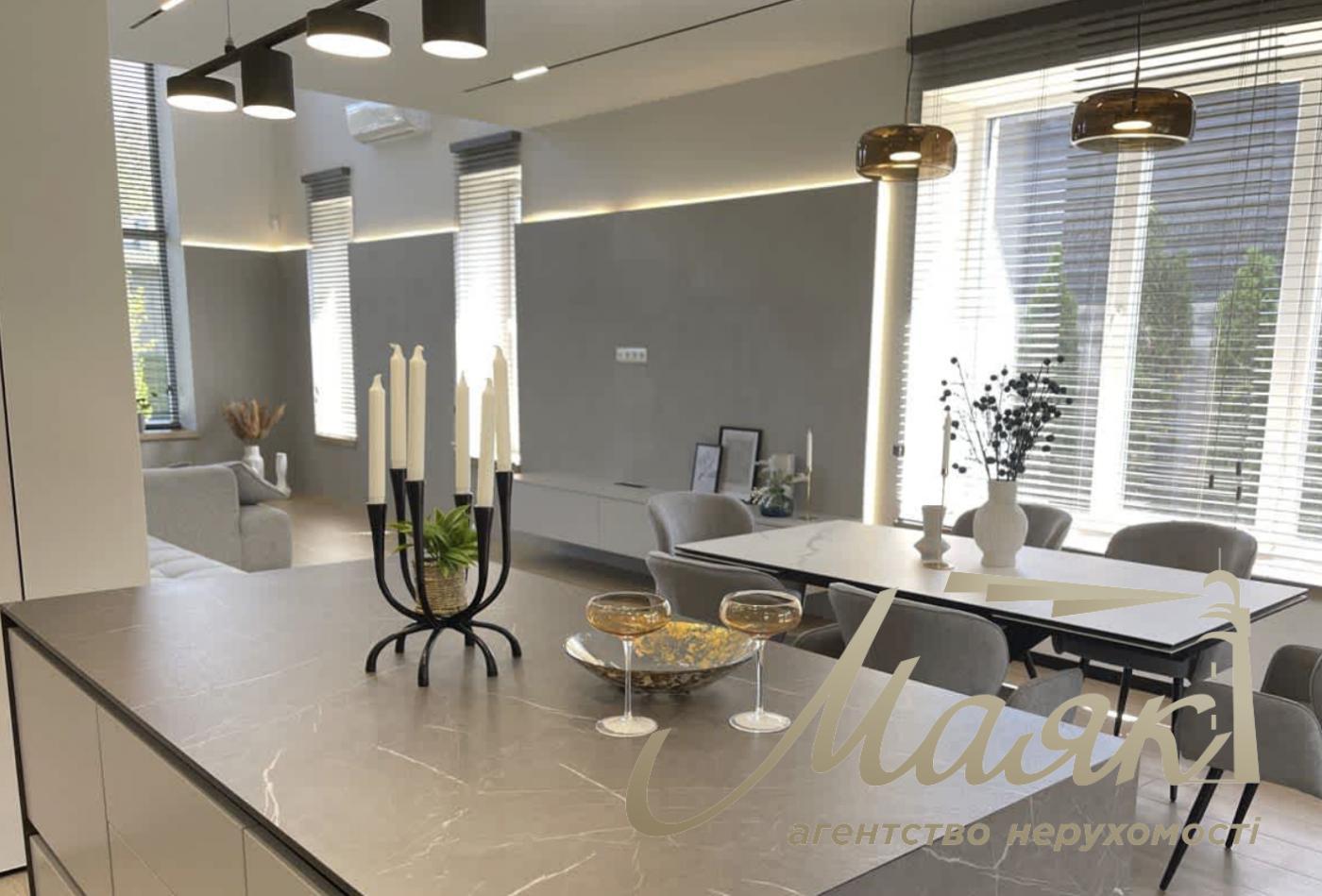 Продажа дома 305м2 в КГ "Новая ходосовка"с.  Ходосовка, Киево-Святошинский район