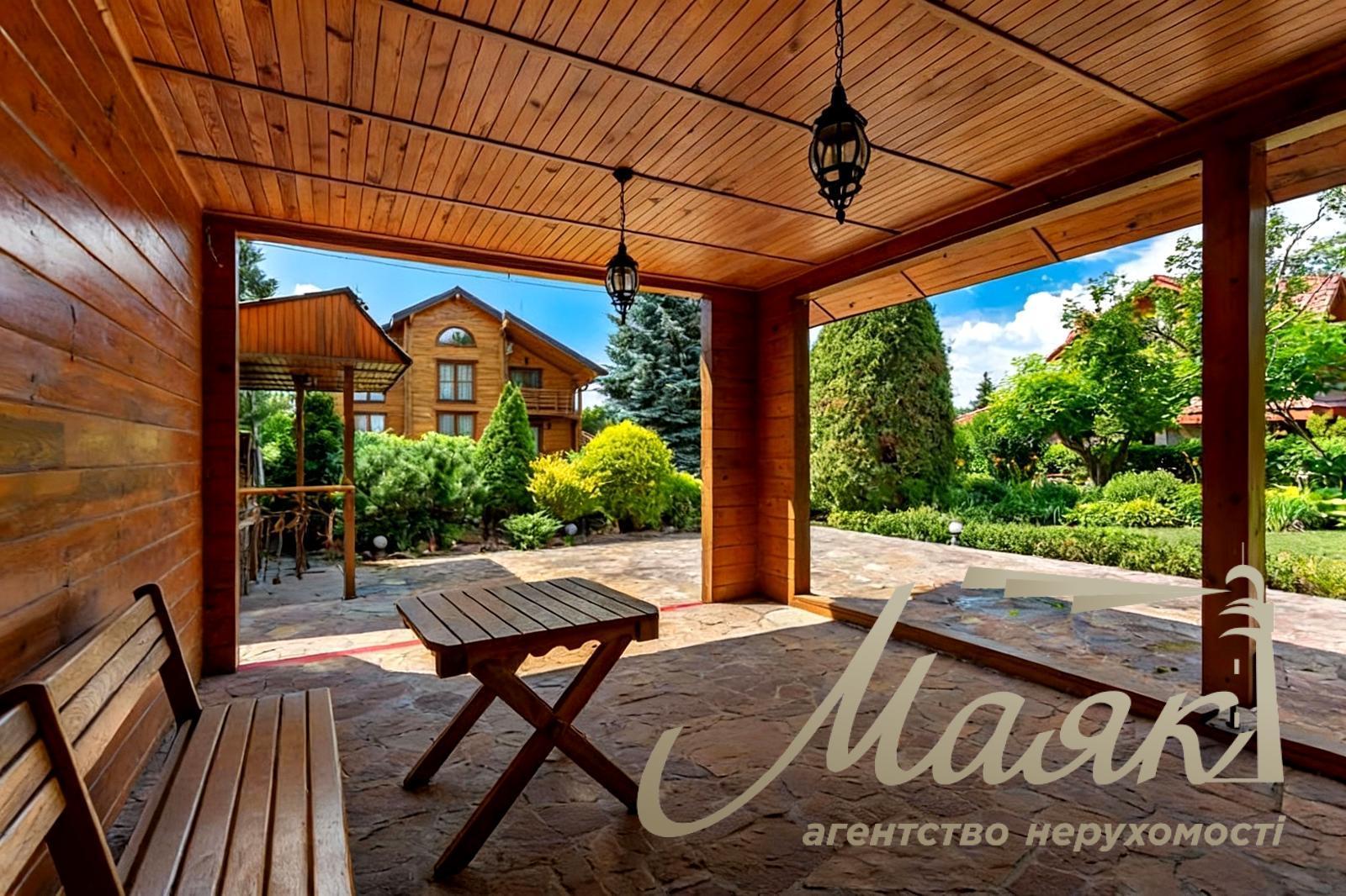 Оренда будинку 250м2 в с. Романків вул. Центральна