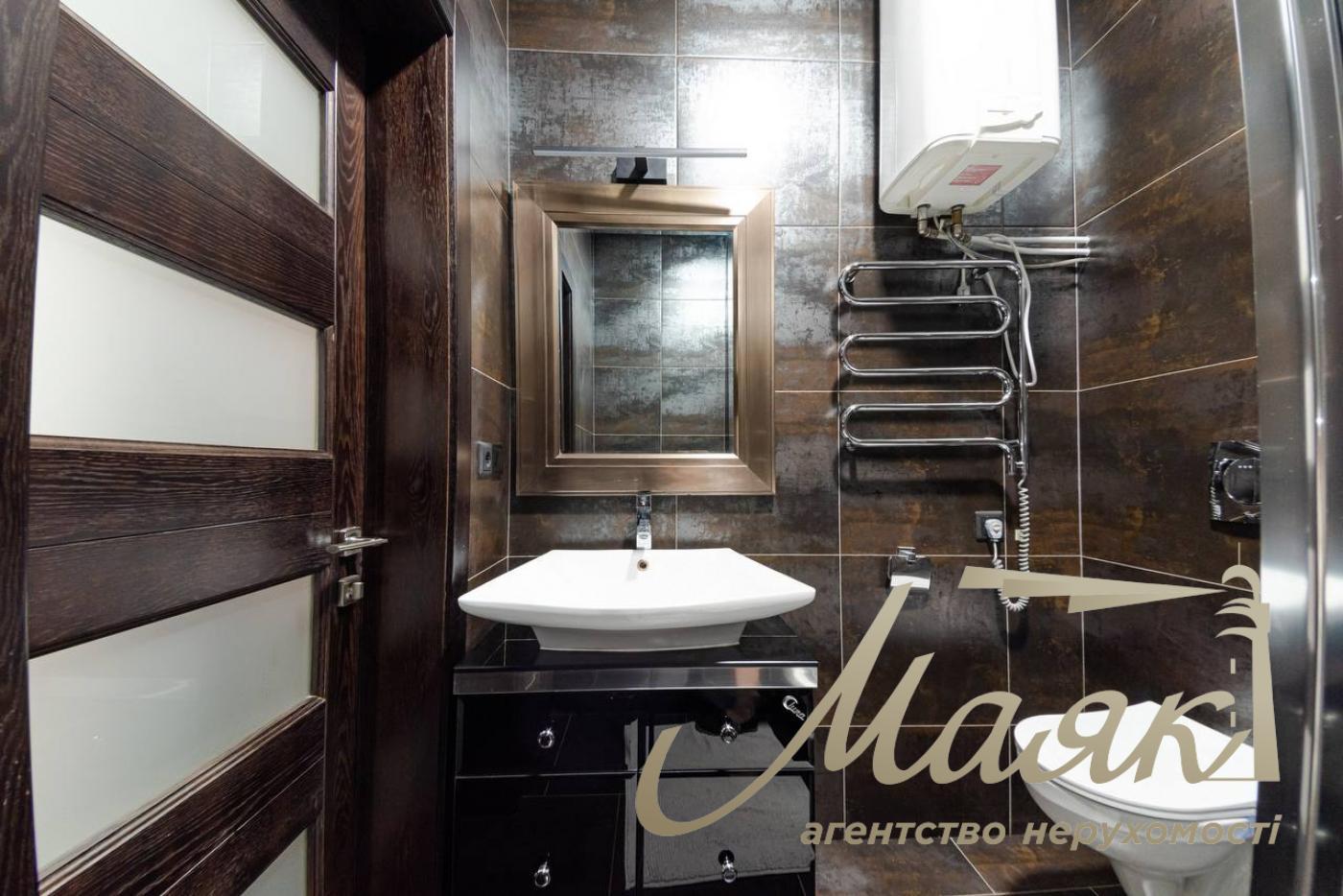 Rent 2-bedroom apartment 85m2 LCD Novopecherskie Lipki str. Andrey Verkhoglyada