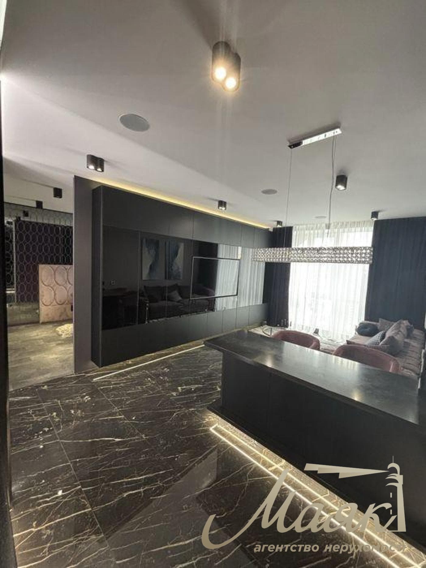 Продаж 2-кімнатної квартири у ЖК Royal Tower, 65 кв. м, Центр, вул. Саксаганського, 37К