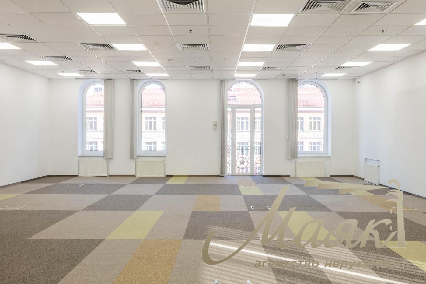 Оренда офісу 726м2 в БЦ Євразія, по вул.Жилянська 78, Центр.