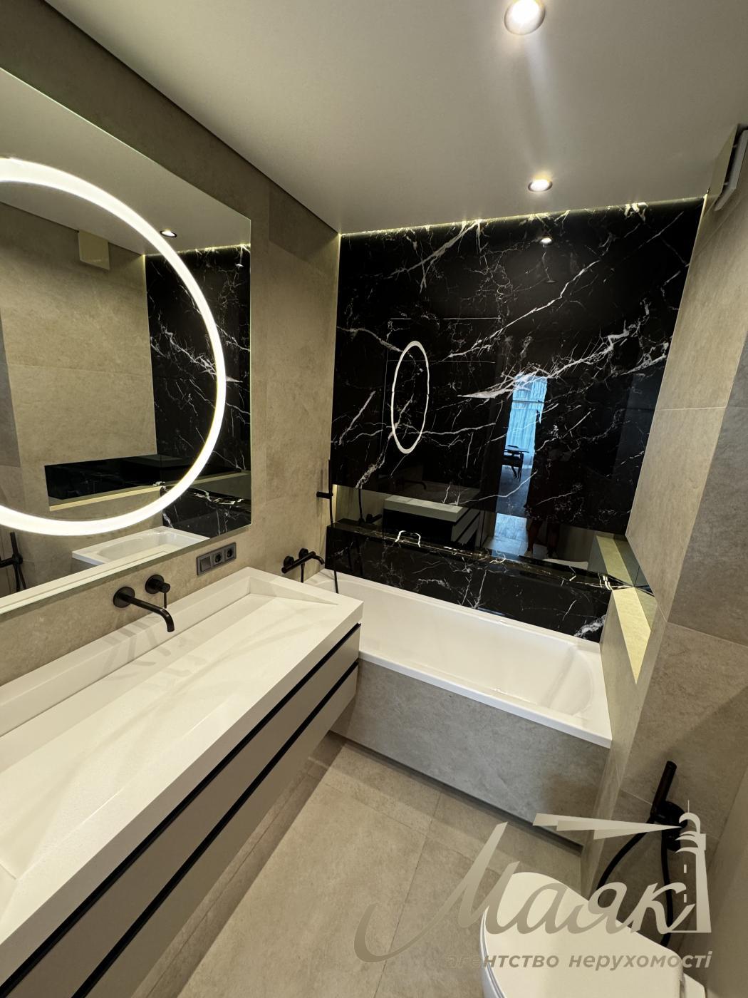 For sale 3-bedroom apartment in LCD Great