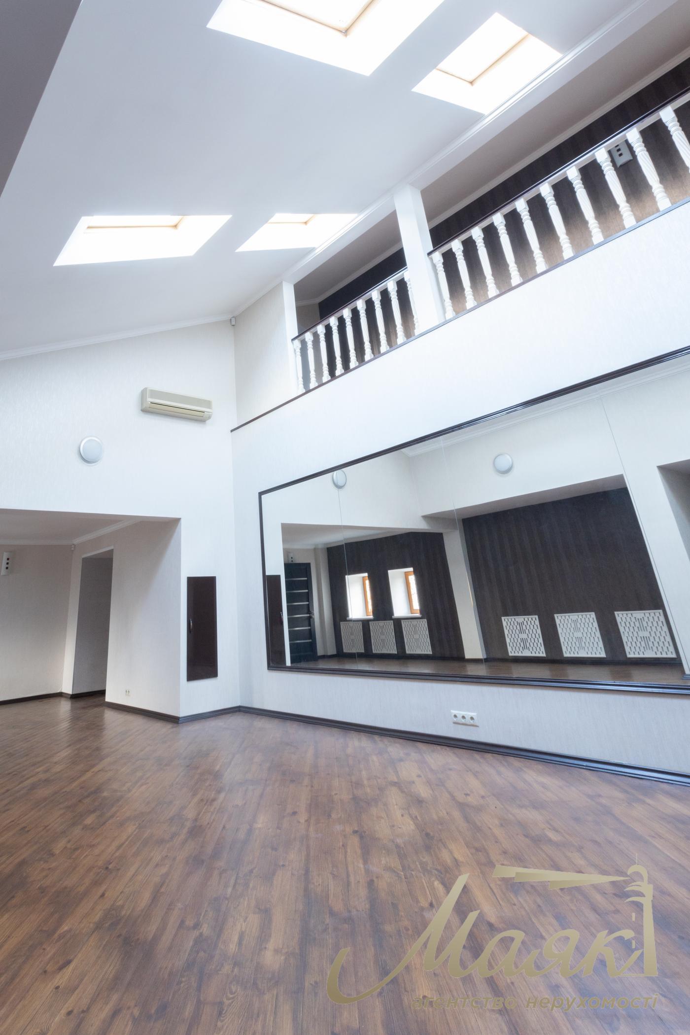 Продажа видового трехуровнего пентхауса 555м2, Ковпака 17, Нижний Печерск, метро Лыбедская