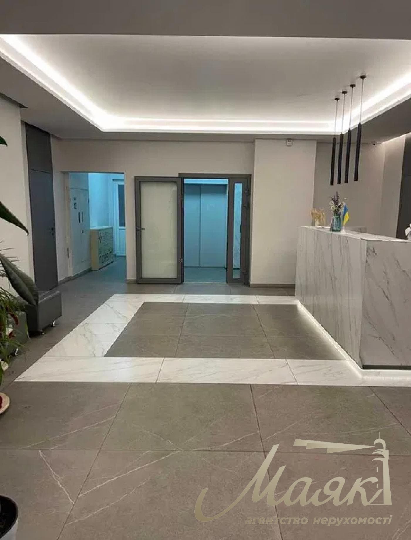 Office space for rent: 260 square meters, Tetris Hall residential complex, Pechersk, Olimpiyska Street