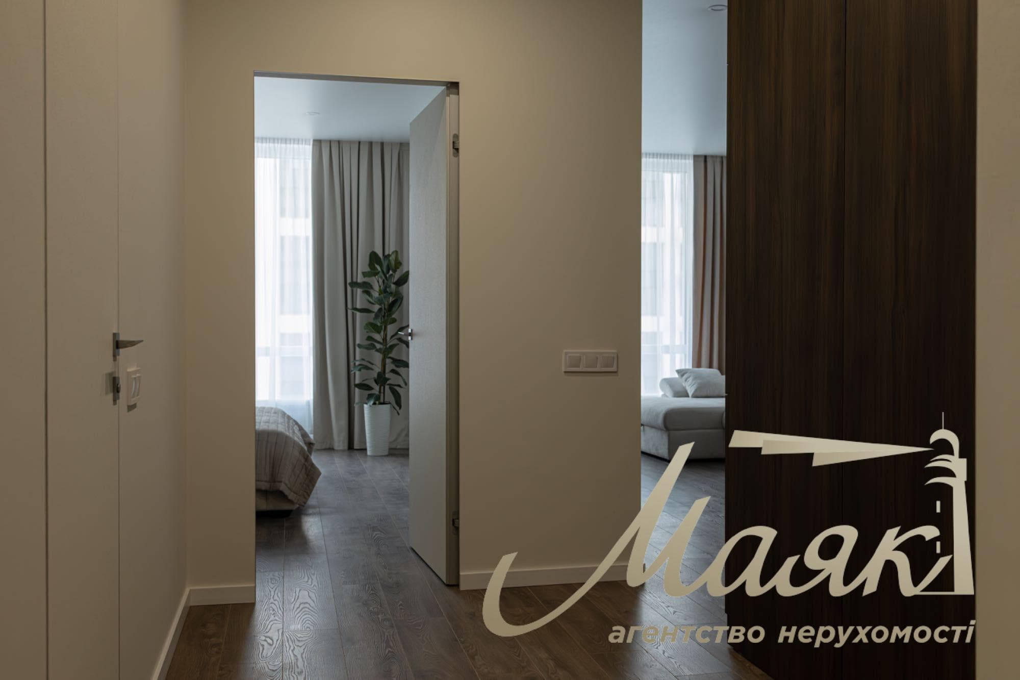 Продаж 1-кімнатної квартири площею 55 м² з дизайнерським ремонтом у ЖК «Новий Автограф», вул. Романа Мстиславича, 22, Дніпровський район