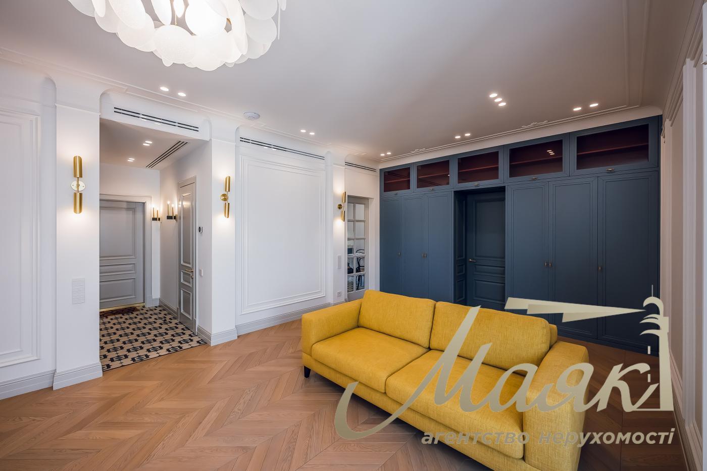 Продаж 3к квартири 99 м2, вул. Дегтярна 18, Воздвиженка. Дігтярна 18, Воздвиженка, Київ