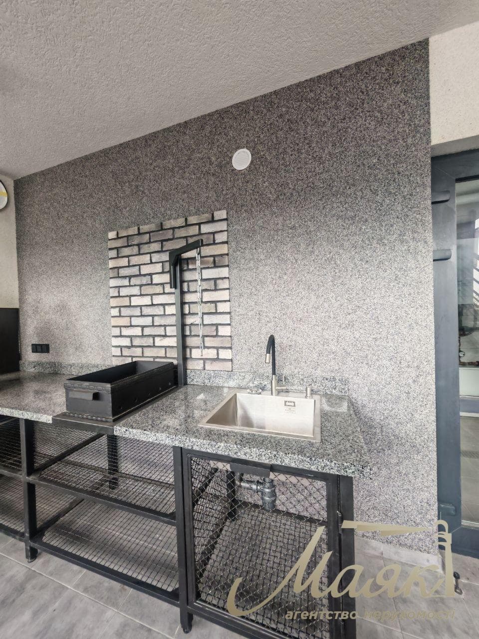 Аренда дома с ремонтом 176,7 м², район Ветряные горю, Подольский район, Киев, новий автономний дом с укрытием.