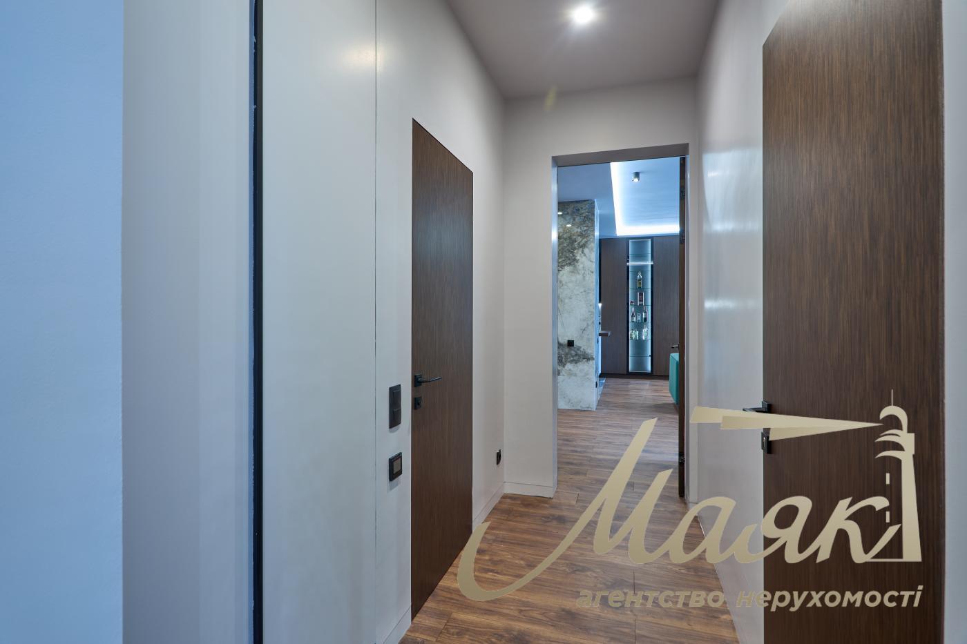 Rent 3 bedroom apartment in LCD Jack House, Lesya Ukrainka boulevard, 7v, Pecherskiy district, Kiev