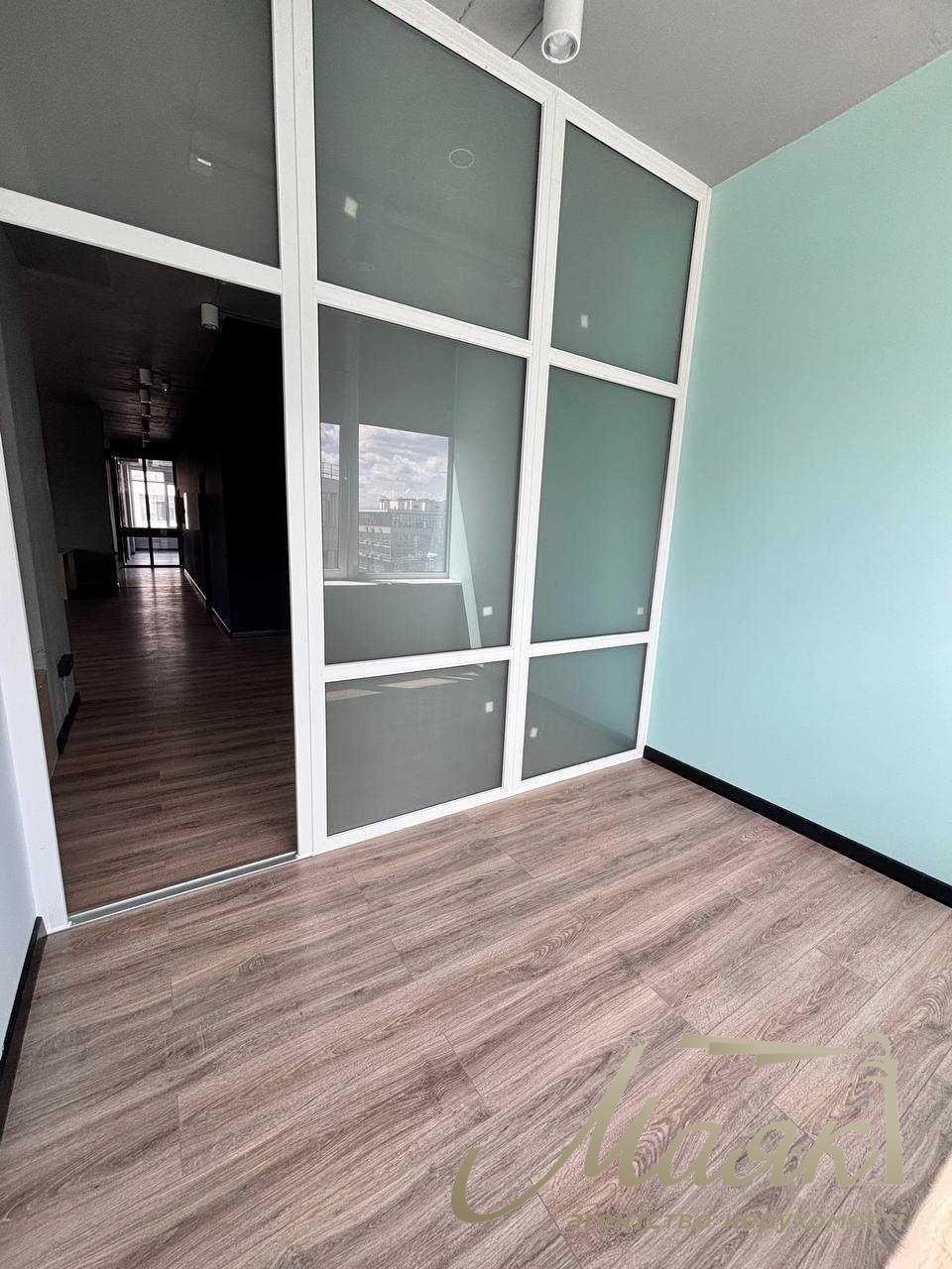 Office for rent 200 m2 in LCD "RIVERSTONE"
