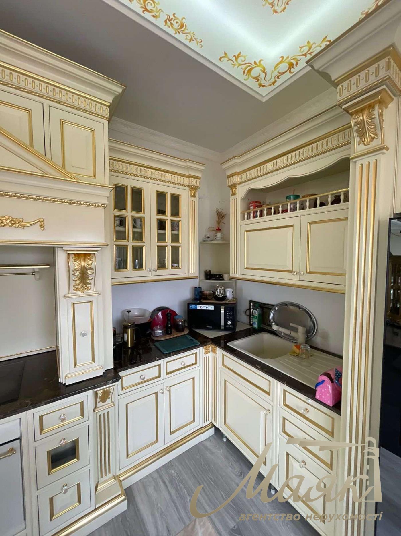 Rent of 4-room apartment in residential complex Panorama on Pechersk, Shchorsa st. 44A