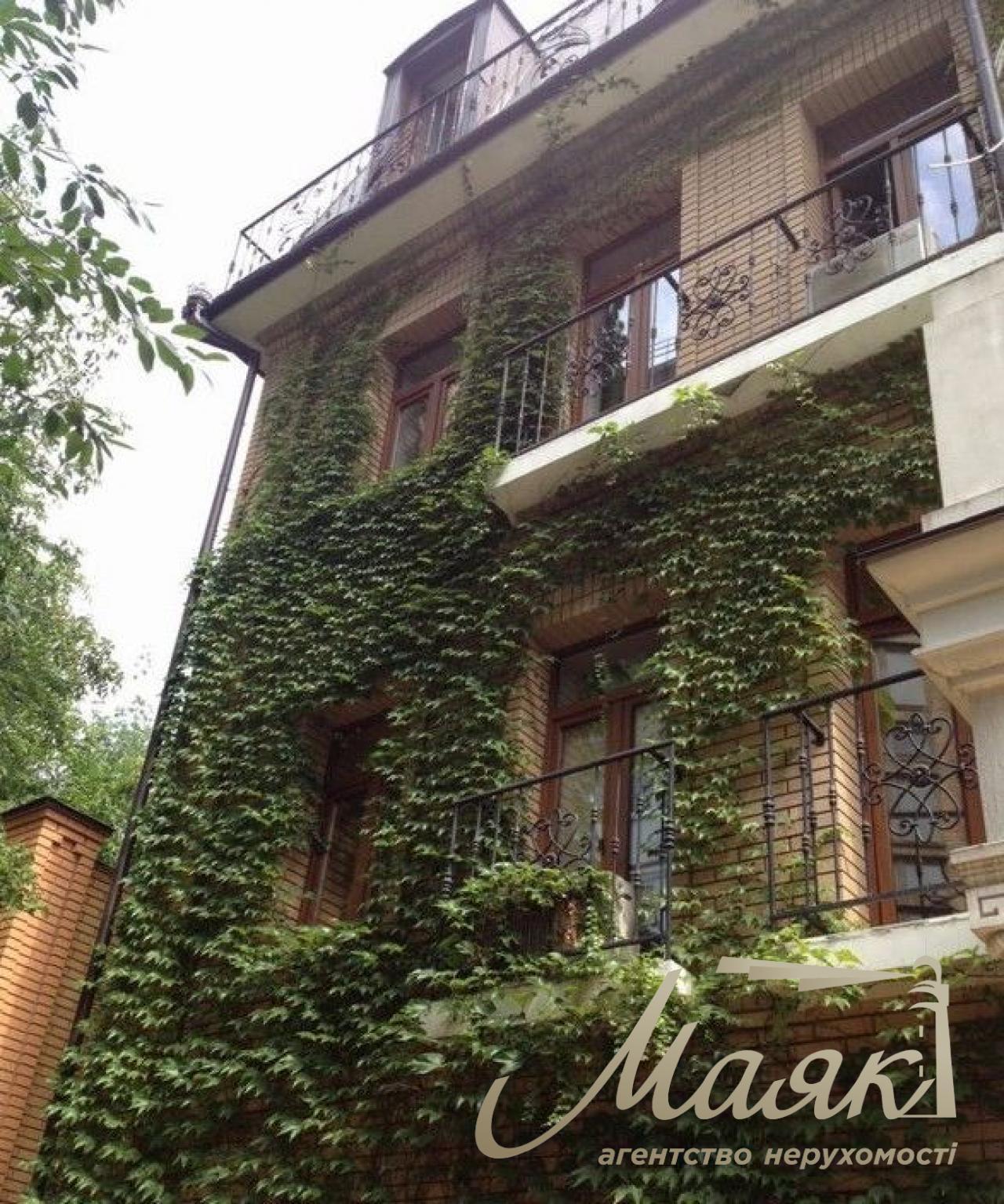 Respectable office building for sale! Zhylianska street. Center. Kyiv