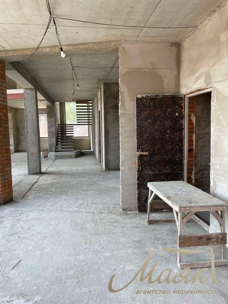 Продаж будинку 406м2 у с.Лісники, КМ "Хутір Ясний", Обухівський напрямок, Київська область.