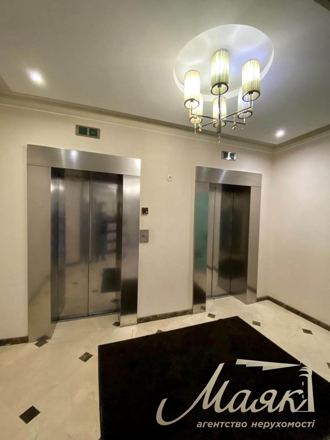 Аренда офиса 200 м² в центре Киева, ул. Сечевых Стрельцов, 50