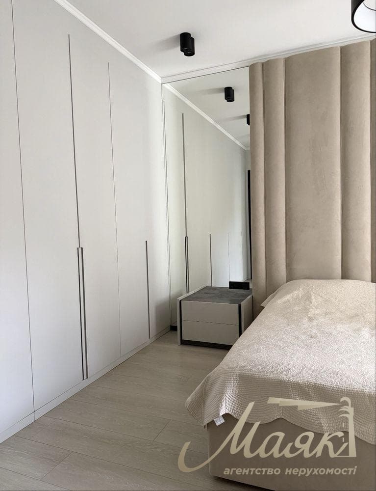 Продаж 2-кімнатної квартири площею 83 м² у ЖК «Французький квартал»