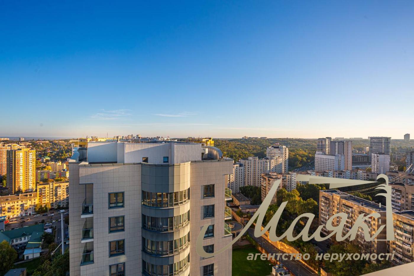 Продаж пентхауса 195 м² з терасою та дизайнерським ремонтом у ЖК Park Avenue VIP, Київ