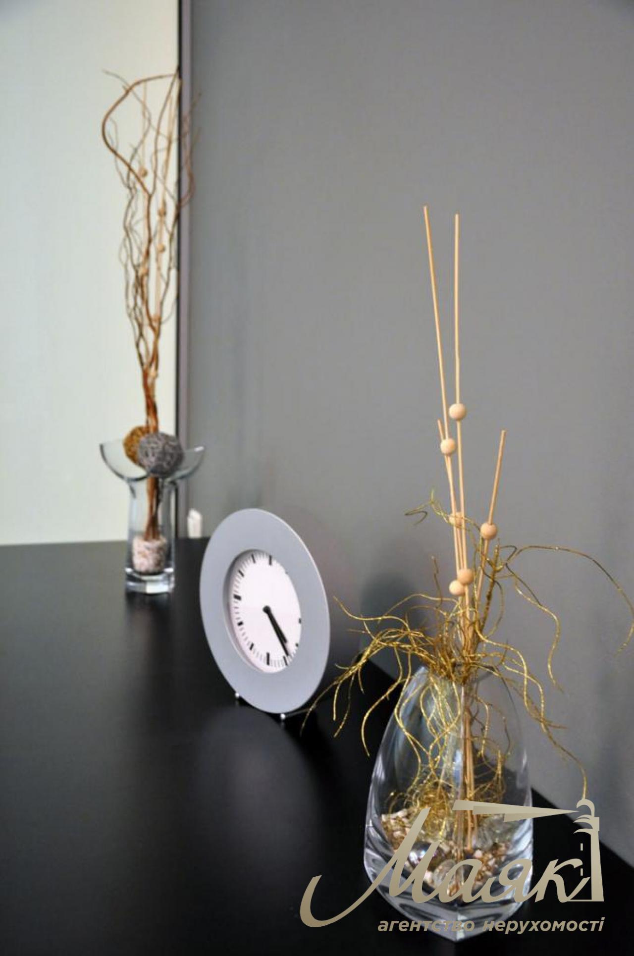 For sale is a respectable office of 178 sq.m. near Mariinsky Park on Grushevskogo Street 9A!