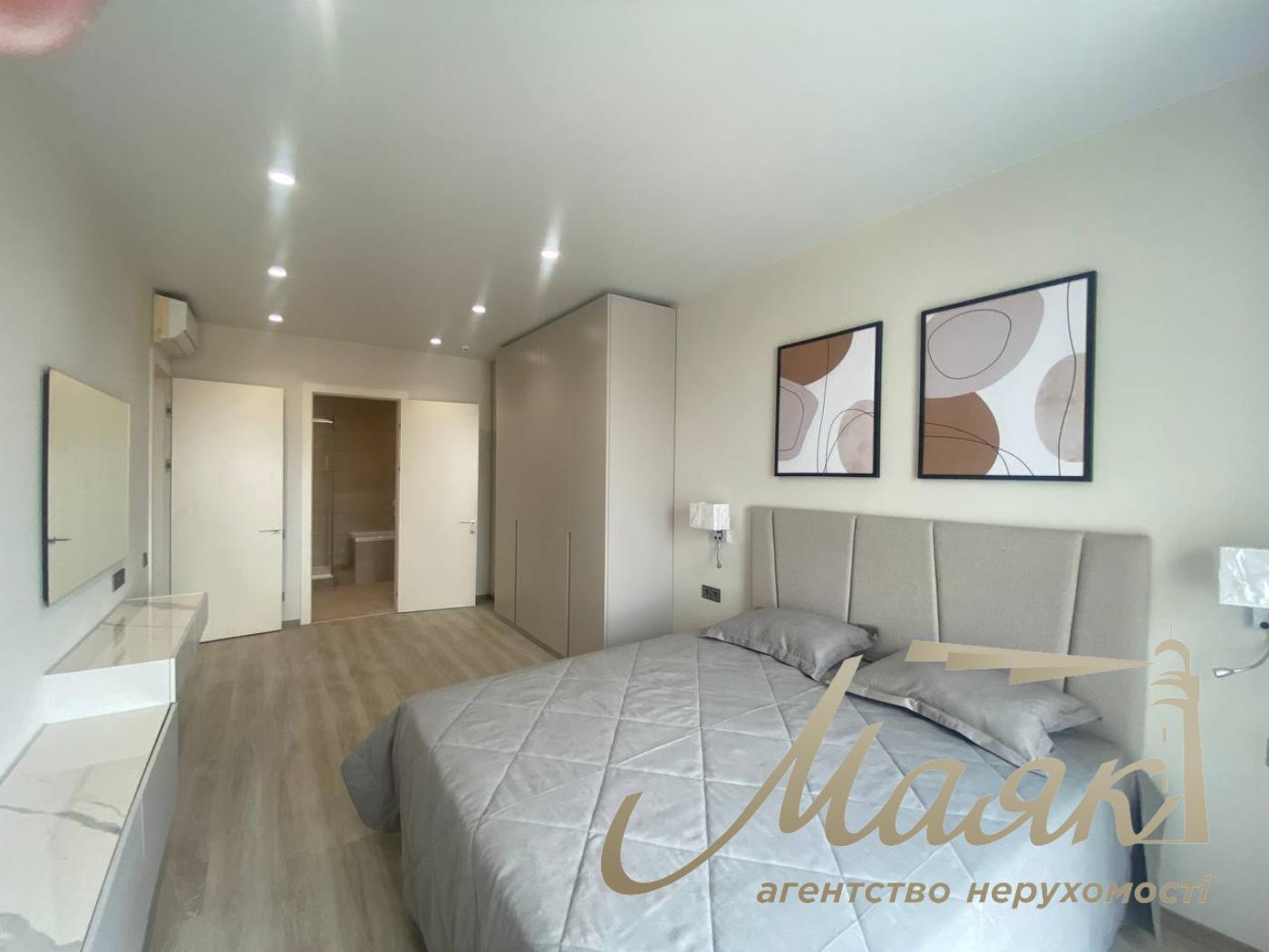 Rent of a 3-room apartment in the Atlantic residential complex at 118 Antonovich Street.