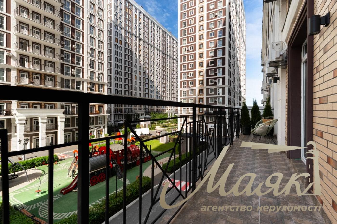 Продаж 2-кімнатної квартири площею 66 м², ЖК «Нова Англія»