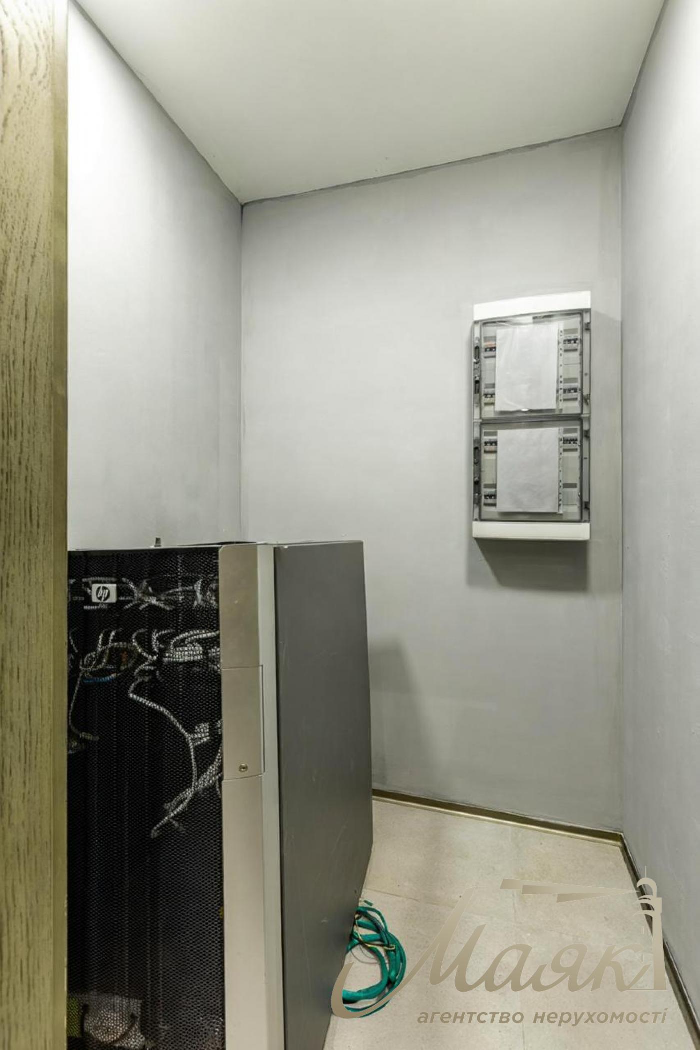 Оренда офісу БЦ Carnegie Tower, Кловський узвіз