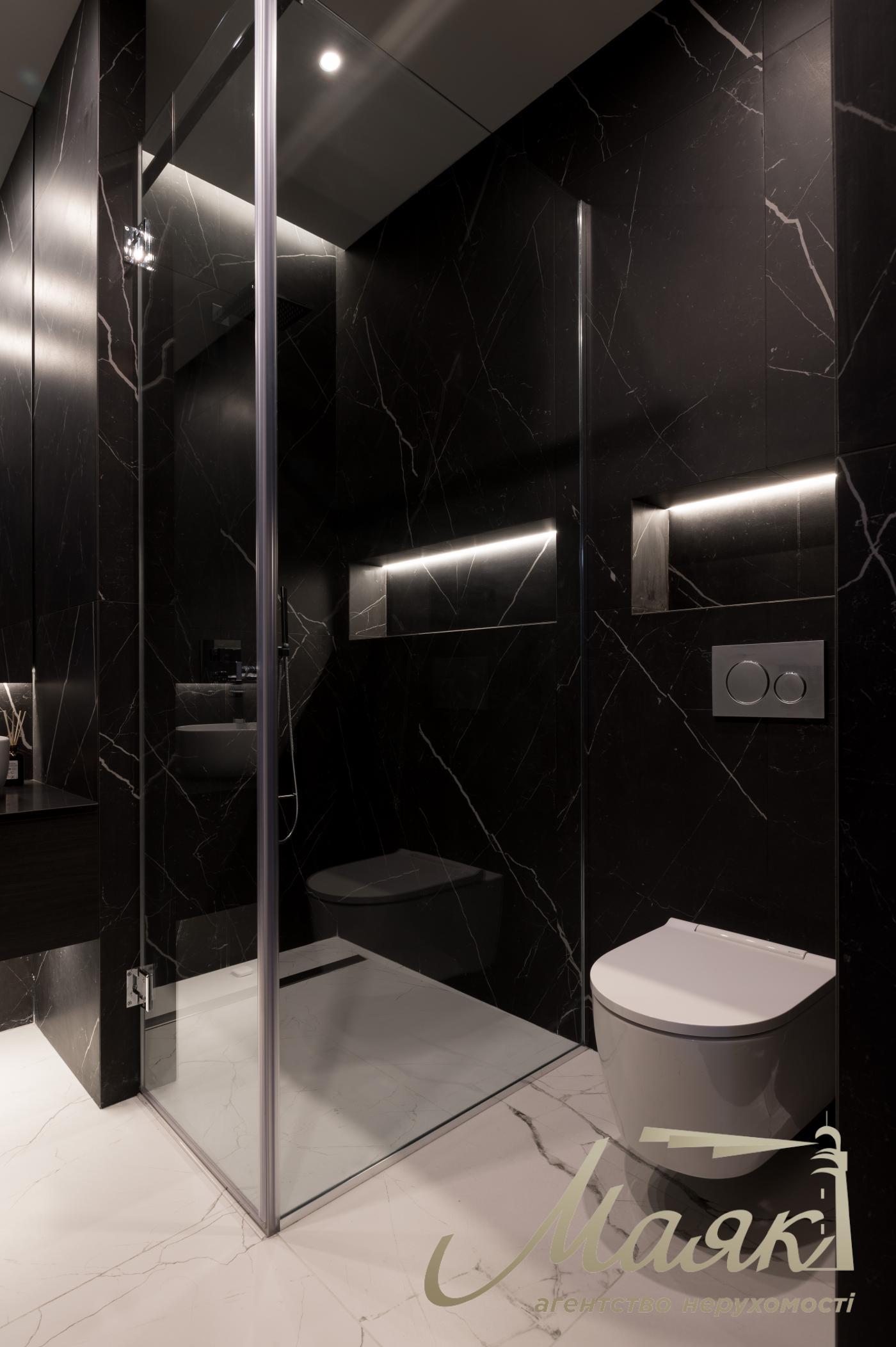 Sale of 2-storey townhouse 296m2, (3.5 hundredths) Kozin