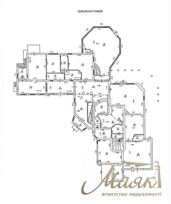 Оренда будинку 1 390 м2 у Голосіївському районі.