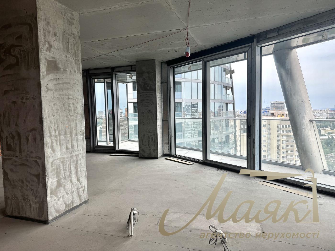 Продажа квартиры без ремонта 240 кв.м. в ЖК Taryan Towers