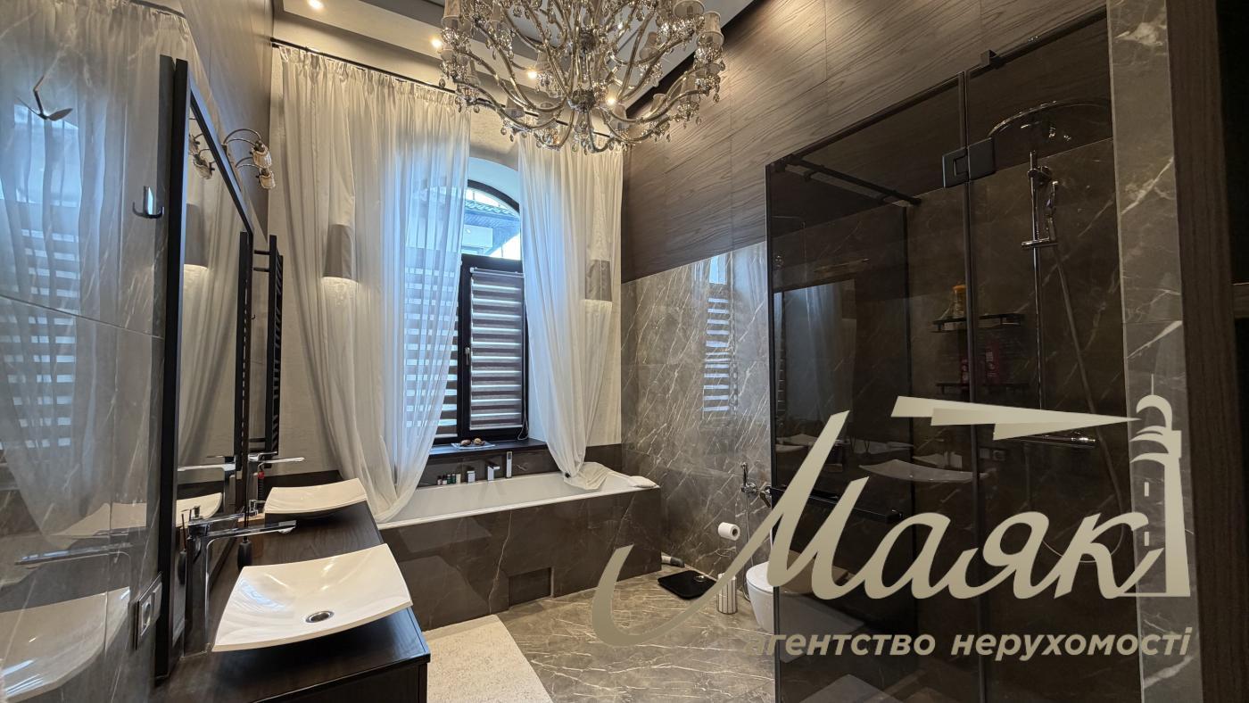 Оренда одноповерхового будинку 250 м² в с. Віта-Поштова в марокканському стилі, Київська область