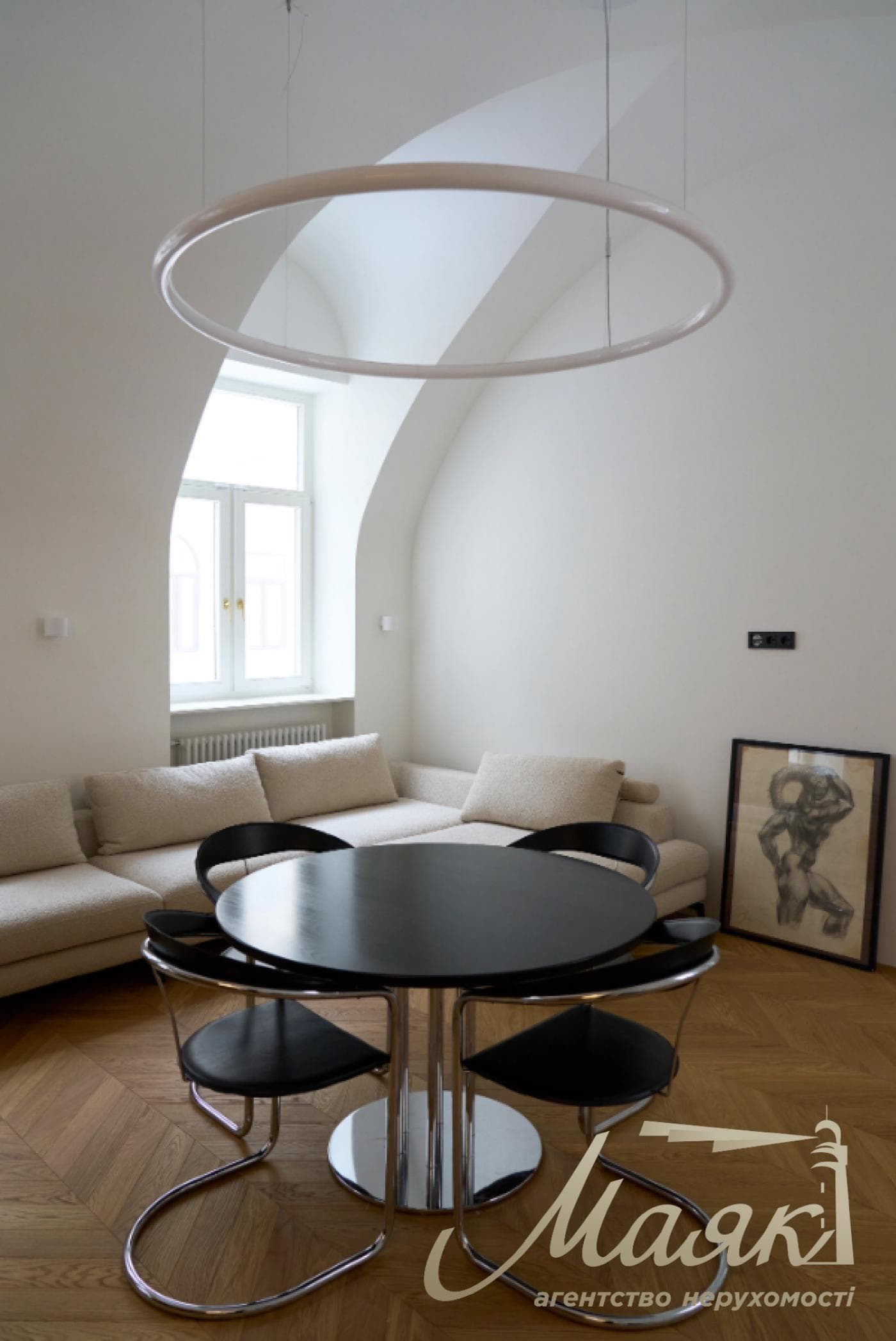 Rent 4-room apartment, stm. University, Ivan Franka str., 42, Center, Kiev