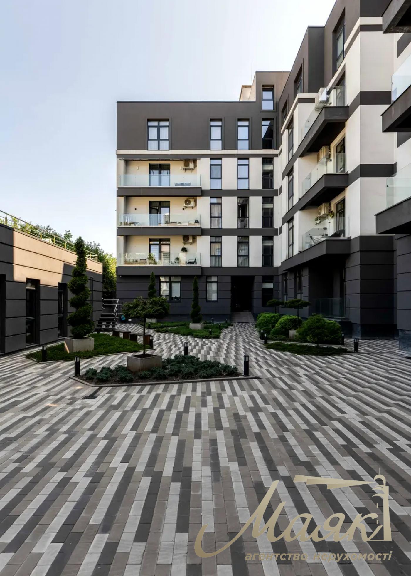 Продаж 3-х кімнатної квартири в ЖК Солом'янський вул. Університетська вул., 17-А