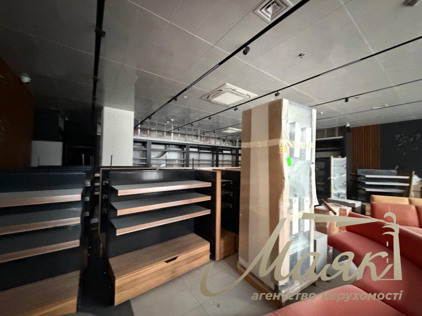 Оренда фасадного приміщення, 203 м2, БЦ Magnett, Печерськ