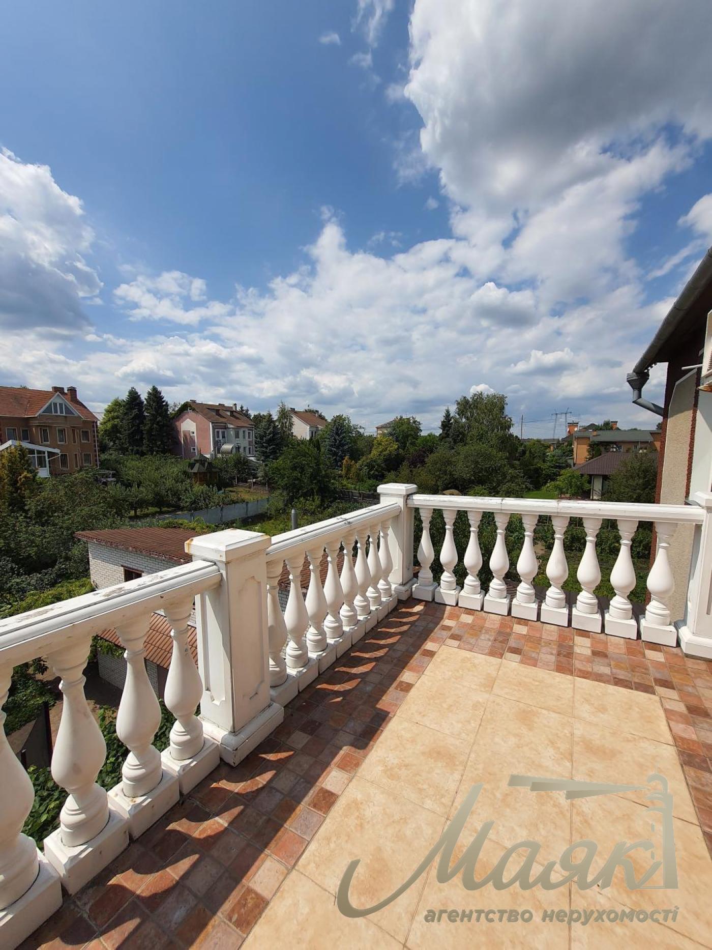 Продаж будинку 550м2 у с. Крюківщина, під Києвом