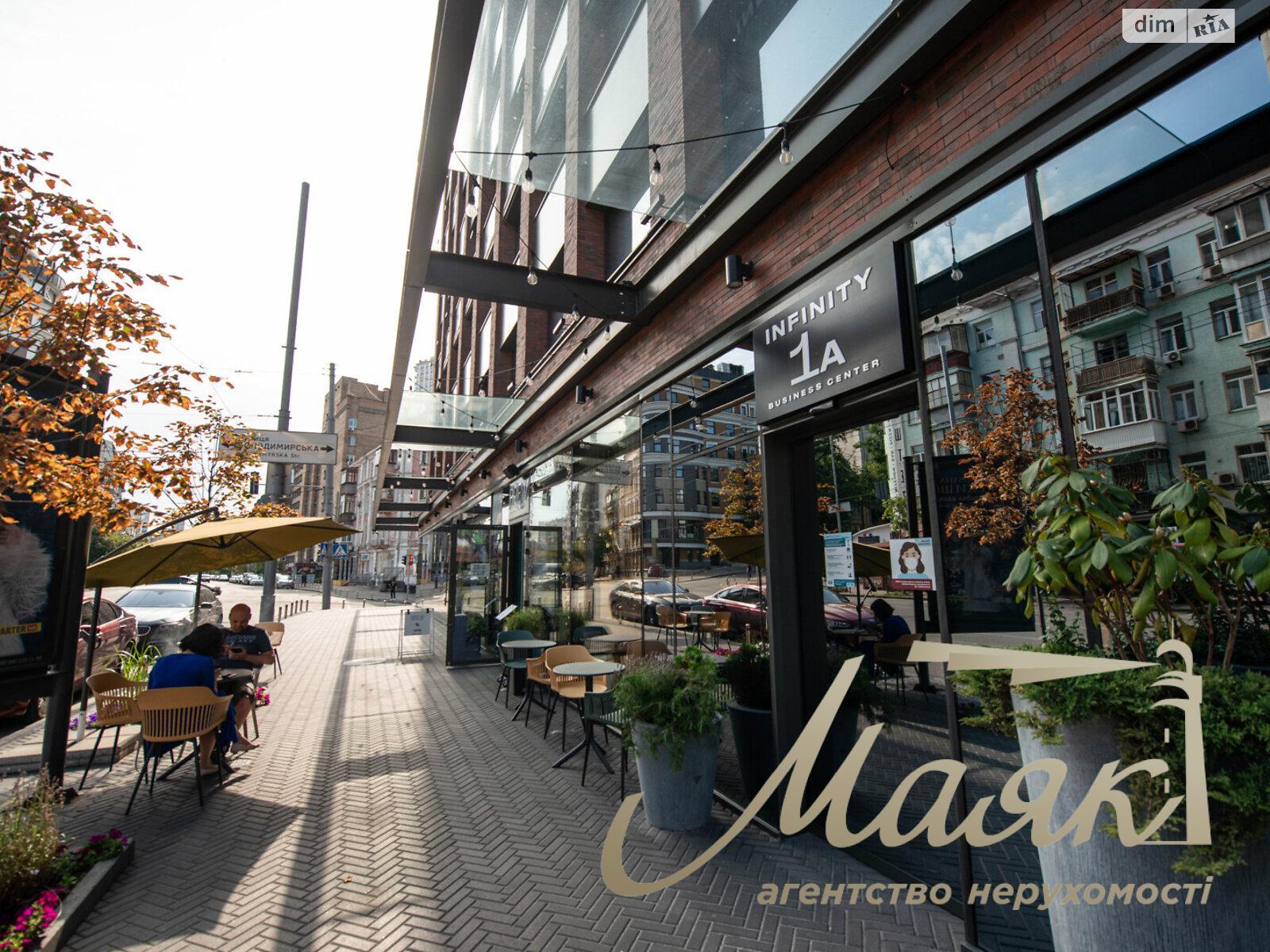 Office for rent 374m2 on Saksaganskogo street 53/80, Center