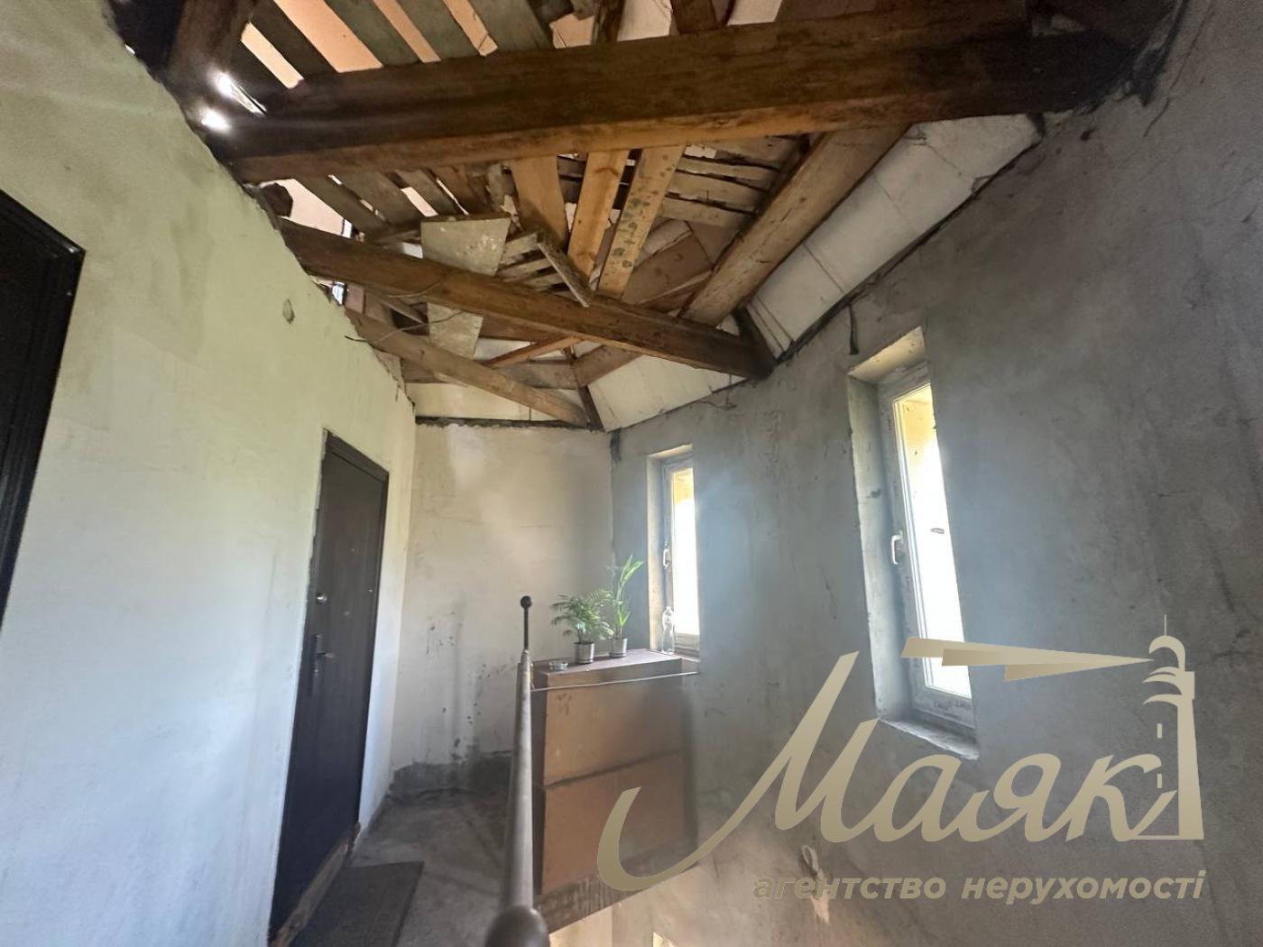 Продажа дома 1000м2 по ул.Ольжича 44, Шевченковский район.