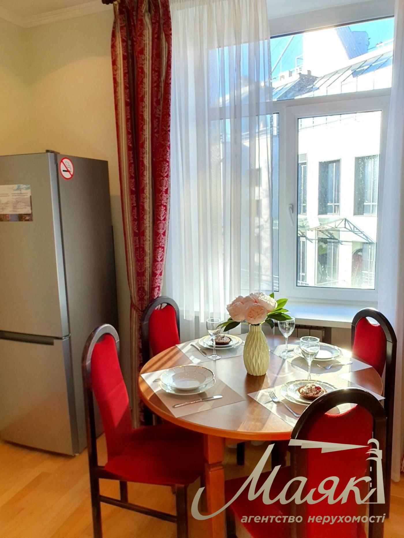 Аренда 2-комнатной квартиры 55м2, ул.Бориса Гринченко, метро Майдан Независимости