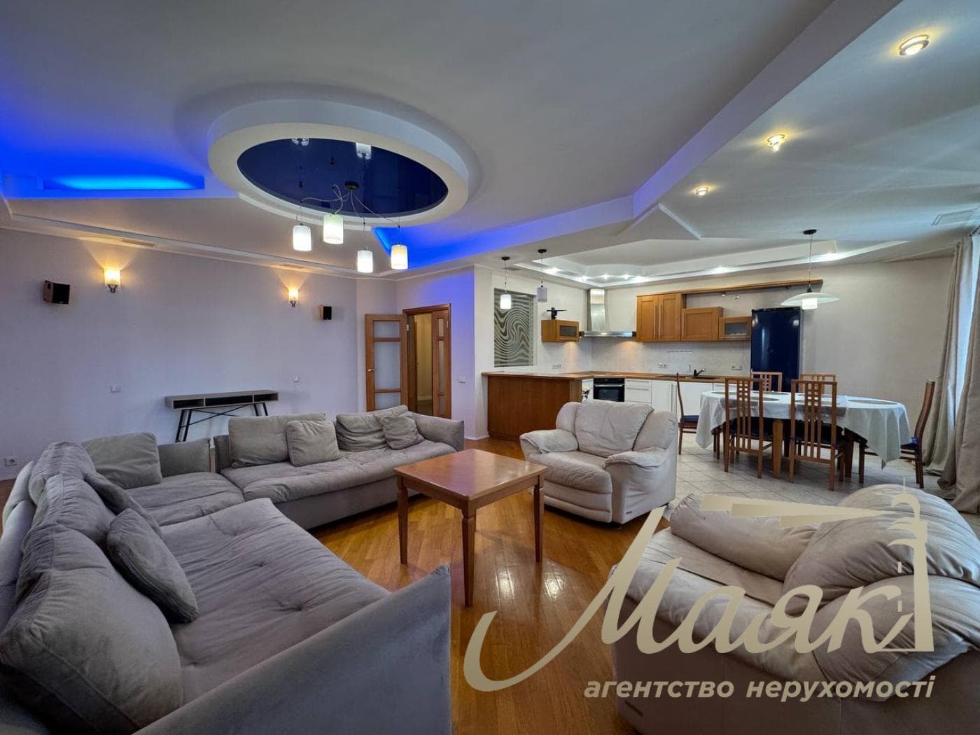 Продаж 3-х кімнатної квартири, Драгомирова, 4, Печерськ, Центр!