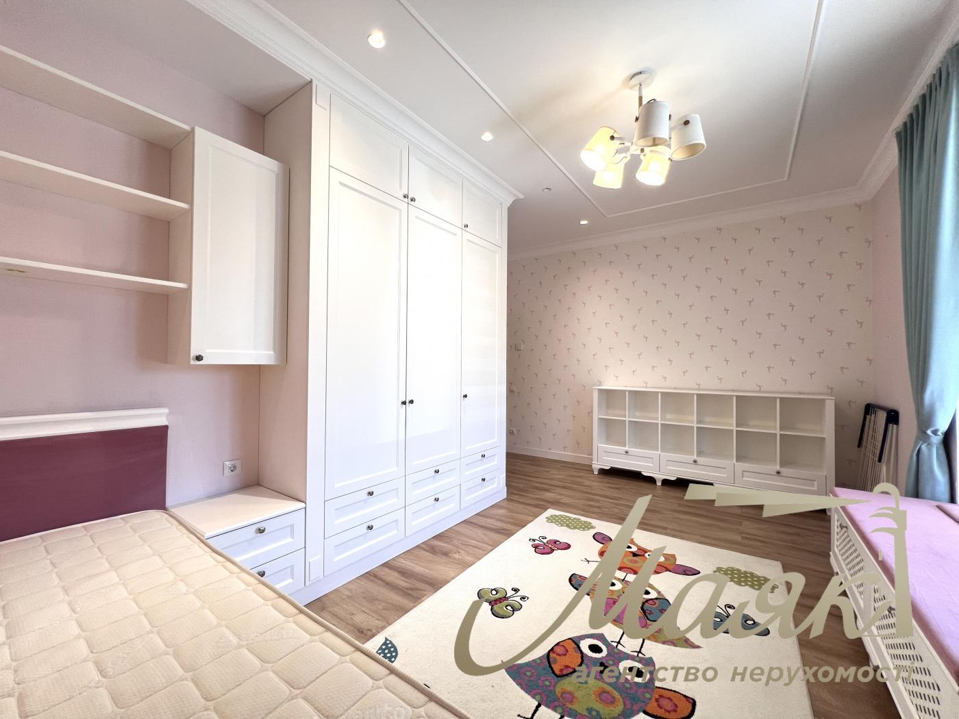 Rent 2-storey house 190m2, Goloseevsky district, Myshelovka